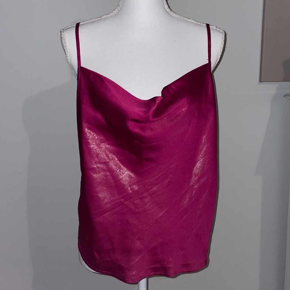 Fuchsia Kendall & Kylie top